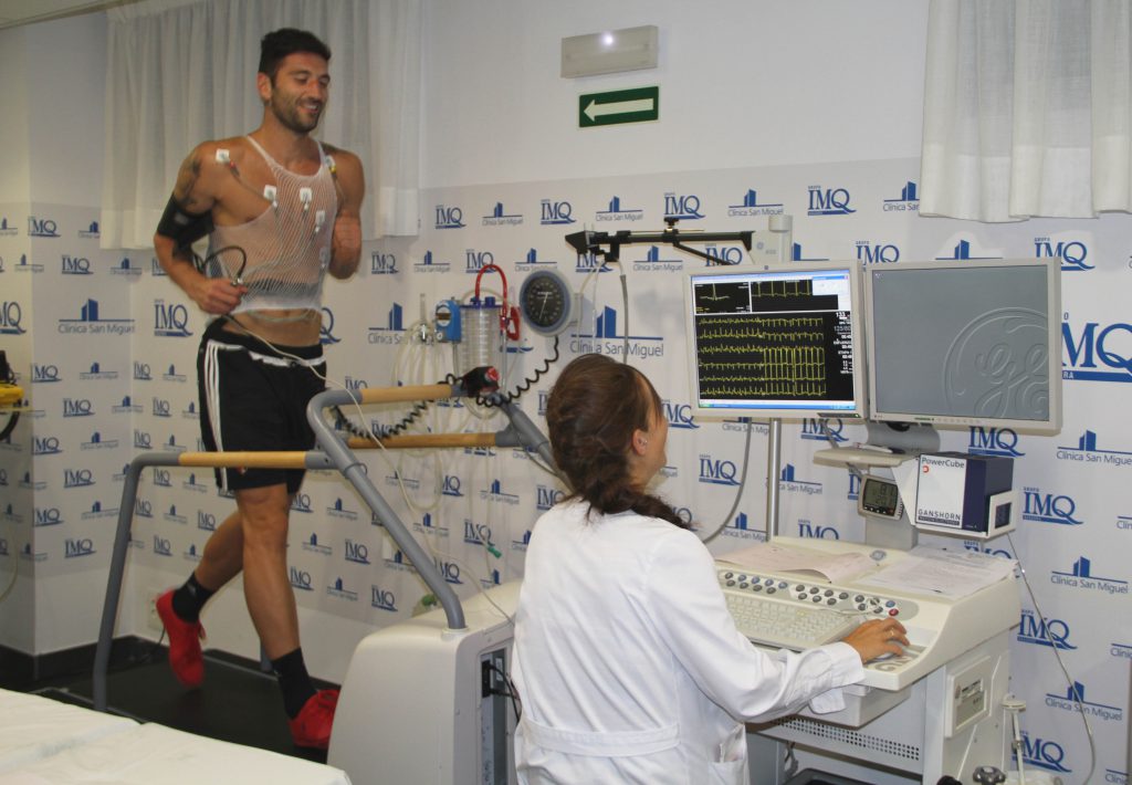 Bogdan Milic visita Clínica San Miguel para realizarse el reconocimiento médico