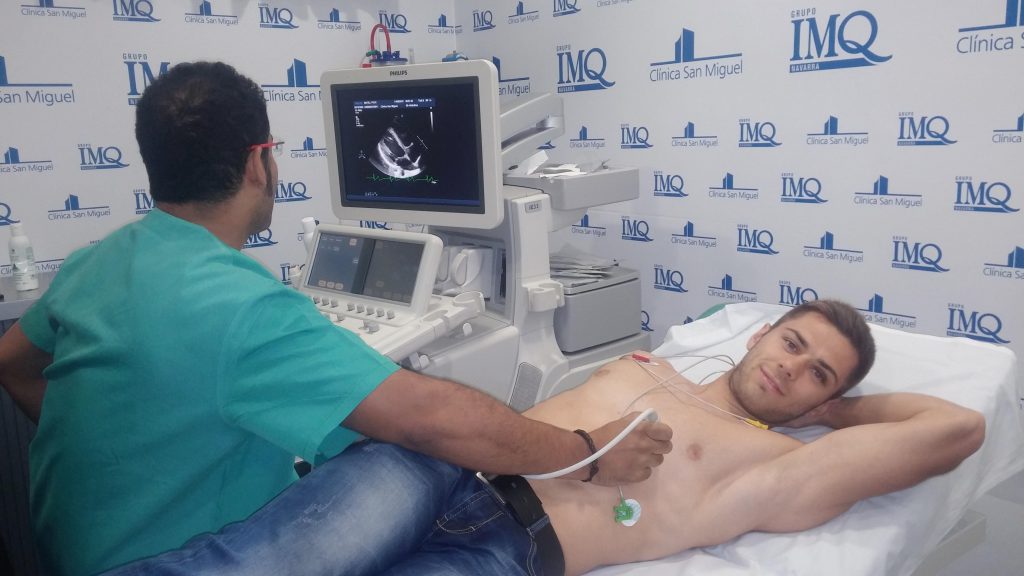 Matej Pucko, nuevo fichaje de Osasuna, en Clínica San Miguel