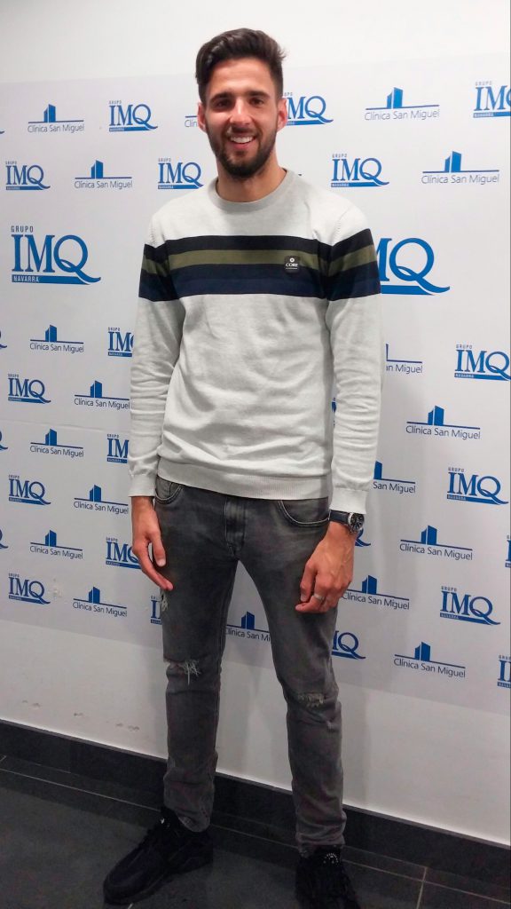 El jugador del C.A. Osasuna, Kenan Kodro, se realiza una resonancia magnética en Clínica San Miguel