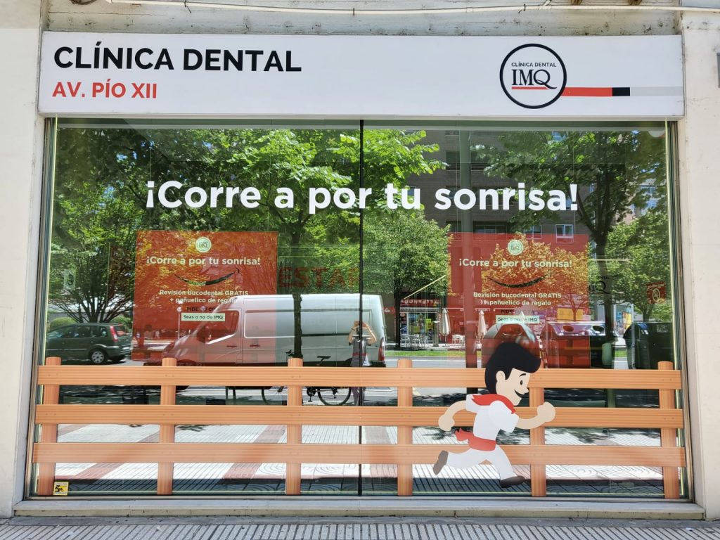 Pañuelicos y revisiones bucodentales gratuitas en las clínicas dentales IMQ por San Fermín