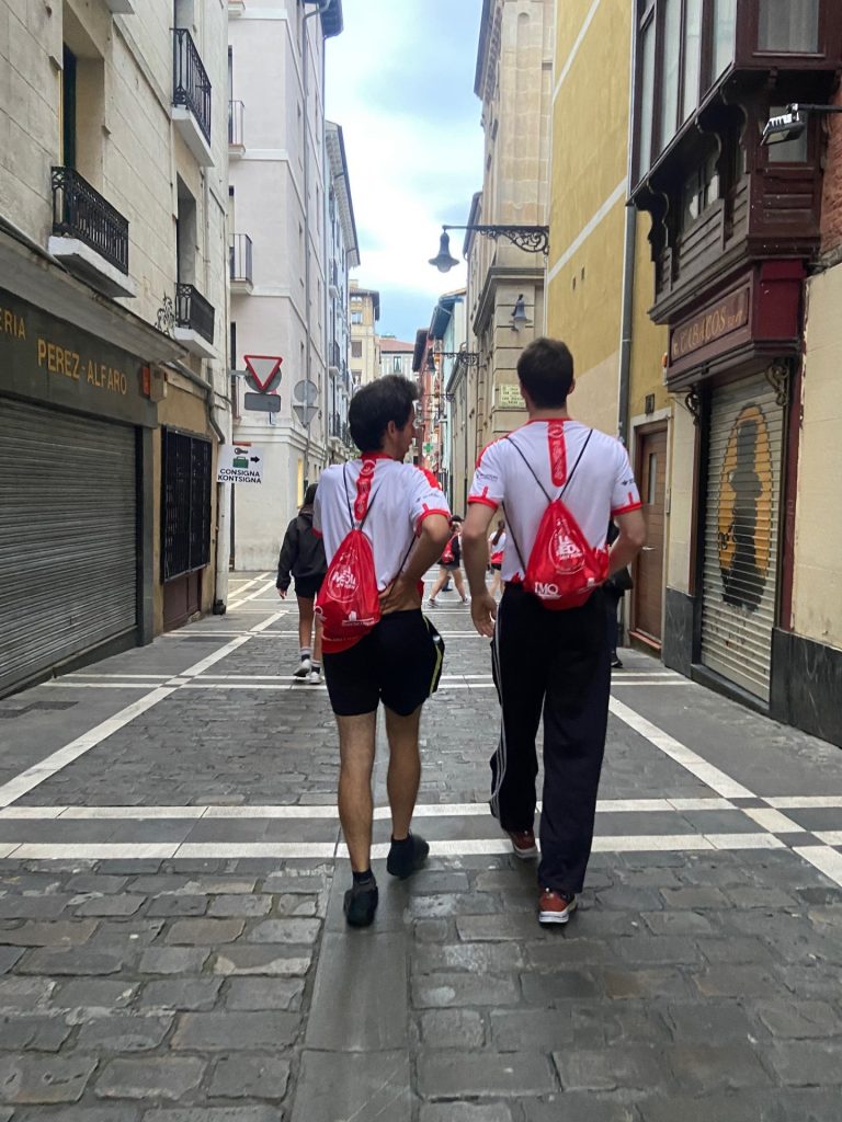 Ander Barrio y Amaia Melero, ganadores de La Media San Fermín 2024