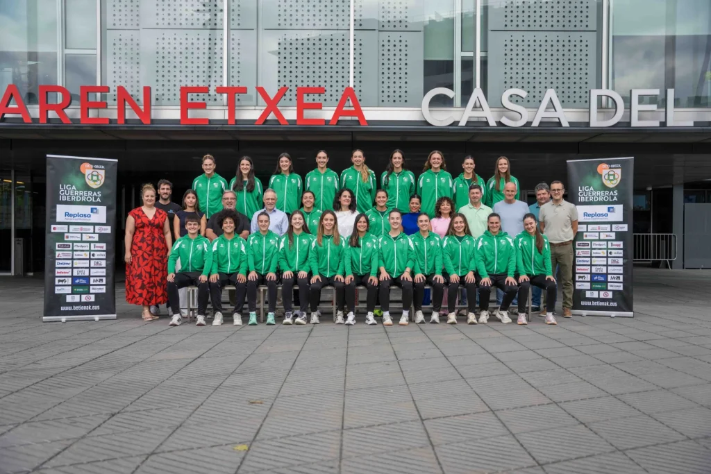 IMQ Navarra Replasa Beti Onak - IMQ Navarra acompaña al Replasa Beti Onak en su quinta temporada en la Liga Guerreras Iberdrola